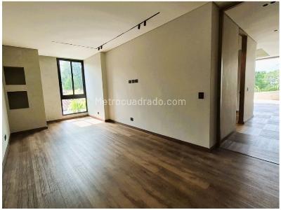 Apartamento de 2 alcobas en venta en El Poblado, Medellín, 178 m² · foto 15 de 18