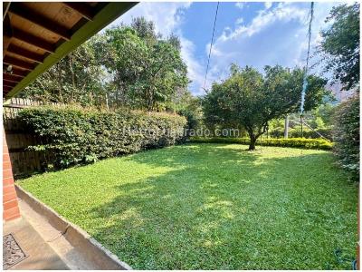 Casa de 3 alcobas en venta en Transversal Intermedia, Envigado, 290 m² · foto 2 de 17