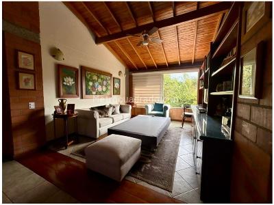 Casa de 3 alcobas en venta en Transversal Intermedia, Envigado, 290 m² · foto 8 de 17