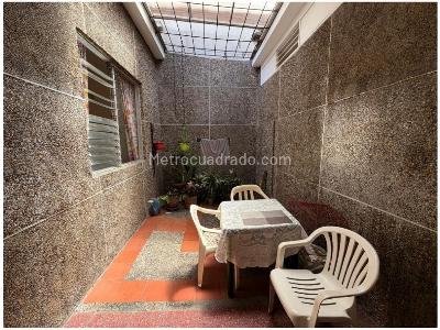 Casa de 3 alcobas en venta en La Floresta, Medellín, 114 m² · foto 3 de 13