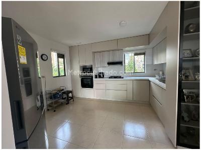 Apartamento de 3 alcobas en venta en Loma Del Tesoro, Medellín, 79 m² · foto 7 de 17