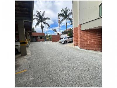 Apartamento de 3 alcobas en venta en Loma Del Tesoro, Medellín, 79 m² · foto 16 de 17