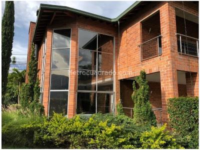 Casa de 4 alcobas en venta en Las Lomitas, Sabaneta, 460 m² · foto 2 de 20