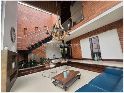 Casa de 4 alcobas en venta en Las Lomitas, Sabaneta, 460 m² · foto 7 de 20