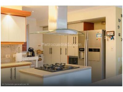 Casa de 5 alcobas en venta en San Jose, Sabaneta, 328 m² · foto 3 de 17