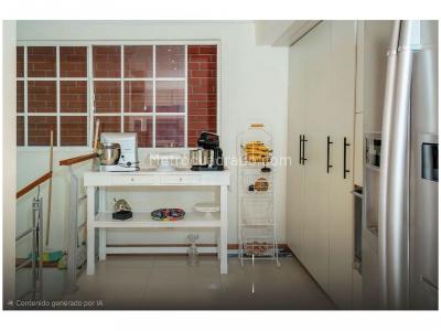 Casa de 5 alcobas en venta en San Jose, Sabaneta, 328 m² · foto 4 de 17