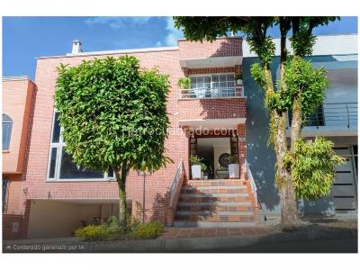 Casa de 5 alcobas en venta en San Jose, Sabaneta, 328 m² · foto 16 de 17