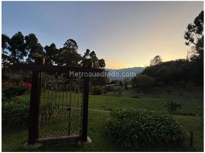 Casa de 3 alcobas en venta en Vda La Ilusion, Medellín, 460 m² · foto 17 de 20