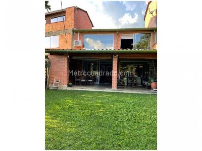 Casa de 3 alcobas en venta en Transversal Intermedia, Envigado, 235 m² · foto 13 de 13