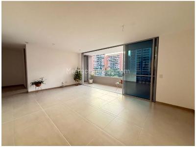 Apartamento de 3 alcobas en venta en Loma De Los Balsos, Medellín, 108 m² · foto 2 de 20