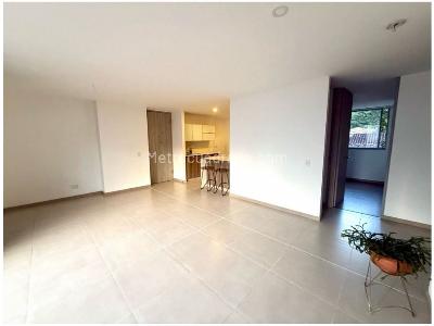 Apartamento de 3 alcobas en venta en Loma De Los Balsos, Medellín, 108 m² · foto 9 de 20
