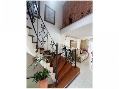 Casa de 3 alcobas en venta en Altos Del Poblado, Medellín, 345 m² · foto 5 de 17