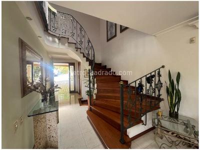 Casa de 3 alcobas en venta en Altos Del Poblado, Medellín, 345 m² · foto 8 de 17