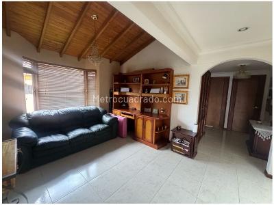 Casa de 3 alcobas en venta en Altos Del Poblado, Medellín, 345 m² · foto 13 de 17