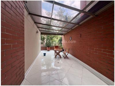 Apartamento de 2 alcobas en venta en El Poblado, Medellín, 121 m² · foto 8 de 18