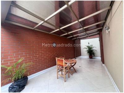 Apartamento de 2 alcobas en venta en El Poblado, Medellín, 121 m² · foto 9 de 18