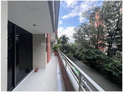 Apartamento de 2 alcobas en venta en El Poblado, Medellín, 121 m² · foto 11 de 18
