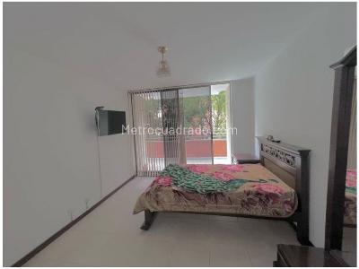 Apartamento de 2 alcobas en venta en El Poblado, Medellín, 121 m² · foto 12 de 18