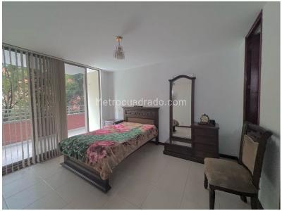Apartamento de 2 alcobas en venta en El Poblado, Medellín, 121 m² · foto 13 de 18