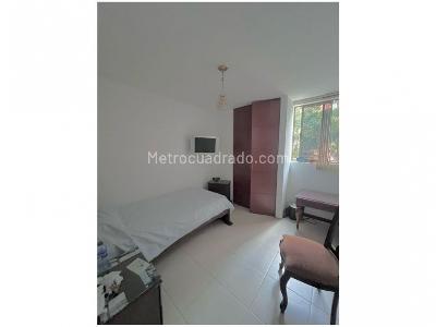 Apartamento de 2 alcobas en venta en El Poblado, Medellín, 121 m² · foto 16 de 18