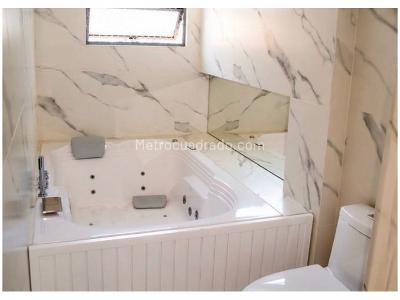 Apartamento de 3 alcobas en venta en Loma Del Esmeraldal, Envigado, 167 m² · foto 4 de 6