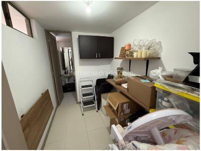 Casa de 3 alcobas en venta en Loma El Atravesado, Envigado, 252 m² · foto 5 de 7