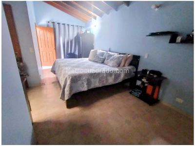 Casa de 4 alcobas en venta en Cabanas, Bello, 216 m² · foto 2 de 17