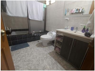Casa de 4 alcobas en venta en Cabanas, Bello, 216 m² · foto 6 de 17