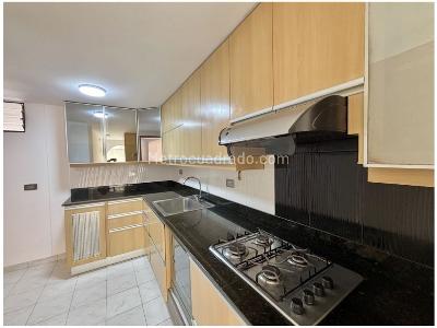 Casa de 4 alcobas en venta en Loma Del Chocho, Envigado, 204 m² · foto 10 de 20