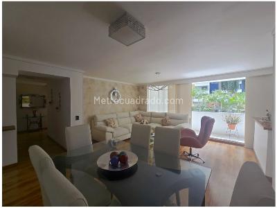 Apartamento de 4 alcobas en venta en Loma De Los Bernal, Medellín, 120 m² · foto 5 de 20