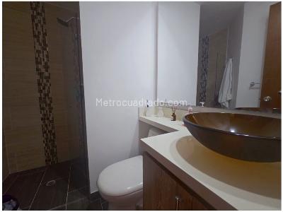 Apartamento de 4 alcobas en venta en Loma De Los Bernal, Medellín, 120 m² · foto 10 de 20