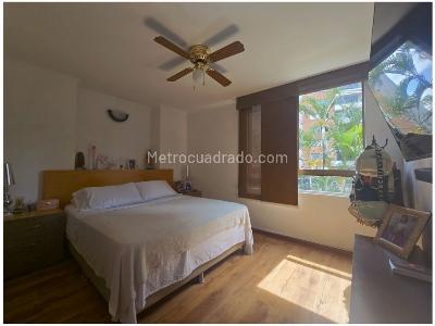 Apartamento de 4 alcobas en venta en Loma De Los Bernal, Medellín, 120 m² · foto 11 de 20