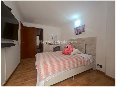 Apartamento de 4 alcobas en venta en Loma De Los Bernal, Medellín, 120 m² · foto 15 de 20