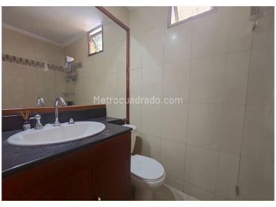 Apartamento de 4 alcobas en venta en Loma De Los Bernal, Medellín, 120 m² · foto 18 de 20