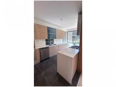 Apartamento de 3 alcobas en venta en El Poblado, Medellín, 245 m² · foto 3 de 17