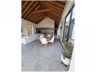 Casa de 4 alcobas en venta en Envigado, Medellín, 385 m² · foto 2 de 11