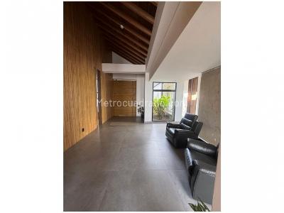 Casa de 4 alcobas en venta en Envigado, Medellín, 385 m² · foto 8 de 11