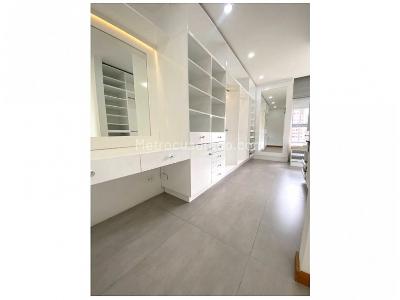 Apartamento de 3 alcobas en venta en Loma Del Esmeraldal, Envigado, 169 m² · foto 18 de 20