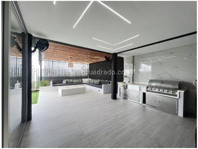 Casa de 3 alcobas en venta en Loma El Atravesado, Envigado, 289 m² · foto 4 de 20