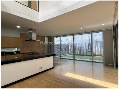 Casa de 3 alcobas en venta en Loma El Atravesado, Envigado, 289 m² · foto 10 de 20