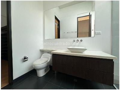 Casa de 3 alcobas en venta en Loma El Atravesado, Envigado, 289 m² · foto 15 de 20