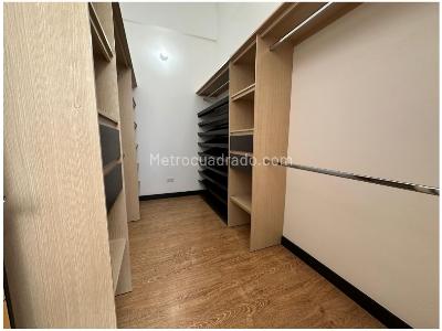 Casa de 3 alcobas en venta en Loma El Atravesado, Envigado, 289 m² · foto 16 de 20