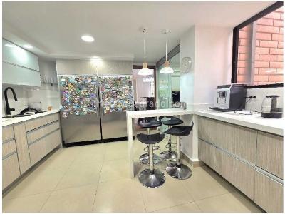 Apartamento en venta en El Poblado, Medellín · foto 8 de 18