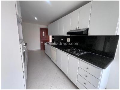 Apartamento de 3 alcobas en venta en El Poblado, Medellín, 175 m² · foto 2 de 20
