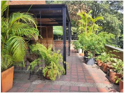 Apartamento de 3 alcobas en venta en El Poblado, Medellín, 279 m² · foto 2 de 10