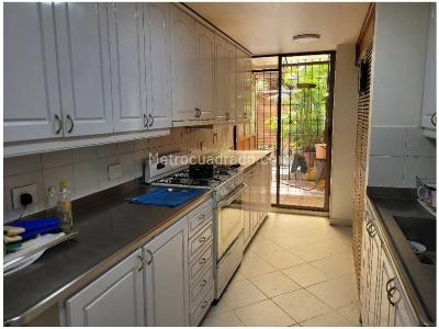 Apartamento de 3 alcobas en venta en El Poblado, Medellín, 279 m² · foto 9 de 10