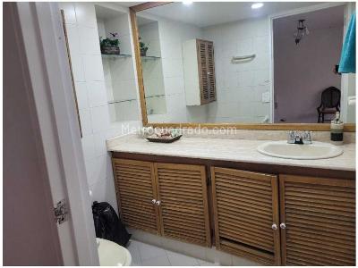 Apartamento de 3 alcobas en venta en El Poblado, Medellín, 279 m² · foto 10 de 10