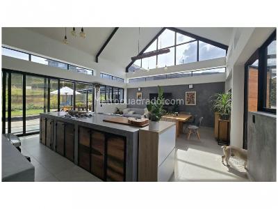 Casa de 5 alcobas en venta en Alto Del Escobero, Envigado, 325 m² · foto 4 de 20