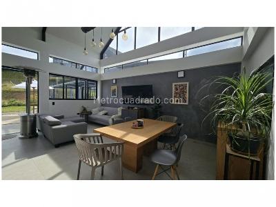 Casa de 5 alcobas en venta en Alto Del Escobero, Envigado, 325 m² · foto 5 de 20