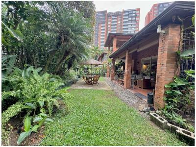 Casa de 3 alcobas en venta en Benedictinos, Envigado, 318 m² · foto 9 de 20